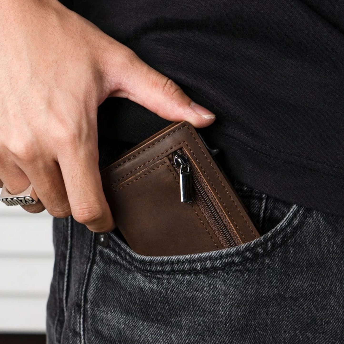 The Valenti Wallet® | Streamline Your Pocket